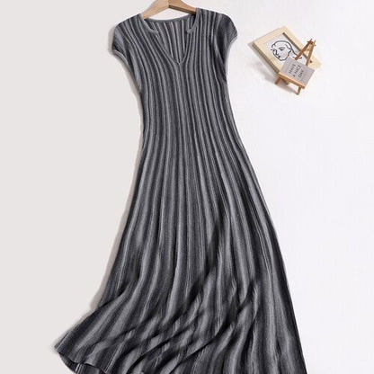 Elegant Dress Women Slim Fit Show Slim Wrap Hip Tripe Knitted Dress Summer New Fashion Temperament V-neck Pleated Long Dress