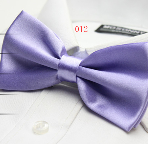 Solid color tri-fold bow tie