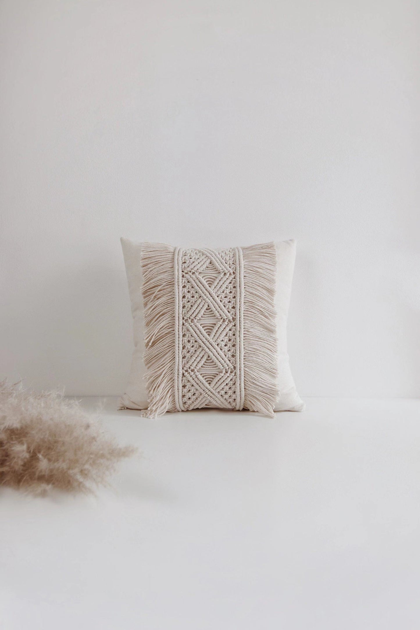 Woven tassel pillowcase