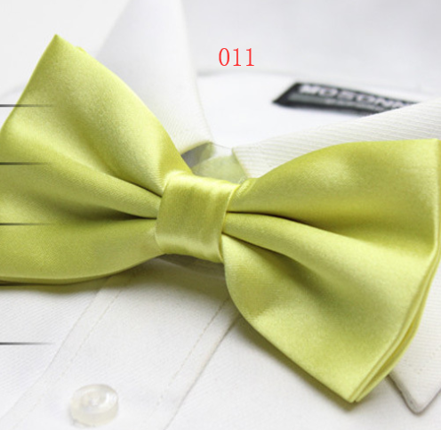 Solid color tri-fold bow tie