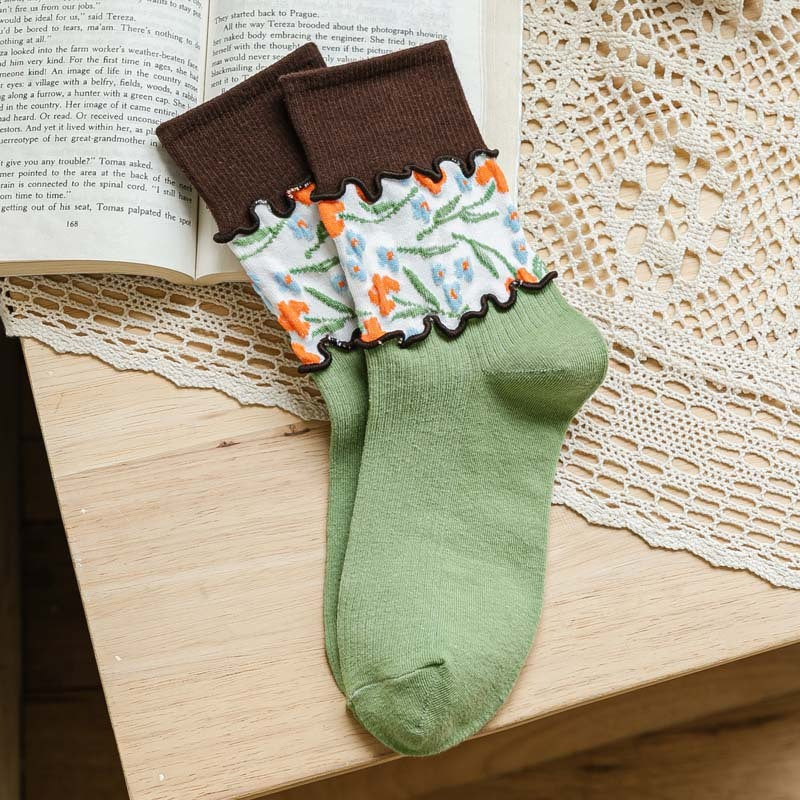 Women's Fashion Minimalist Relief Stitching Wooden Ear Three-dimensional Floral Mid-calf Socks