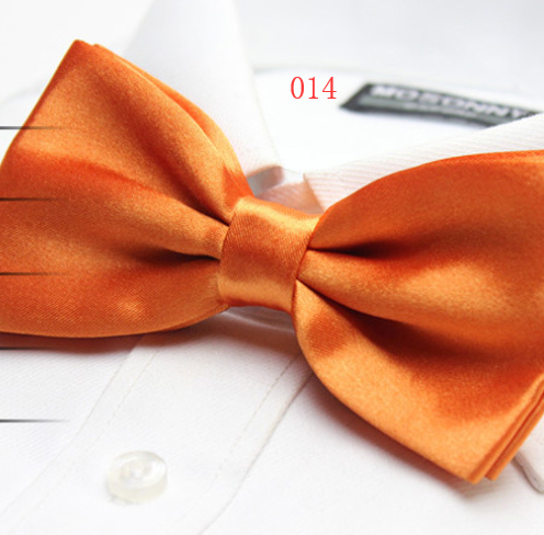 Solid color tri-fold bow tie