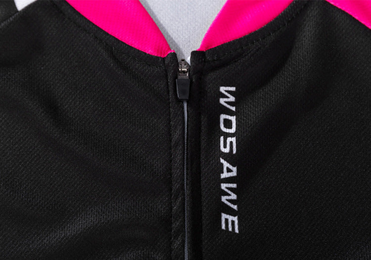 Bicycle jersey absorbs sweat and dries quickly