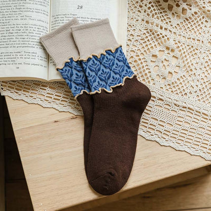 Women's Fashion Minimalist Relief Stitching Wooden Ear Three-dimensional Floral Mid-calf Socks