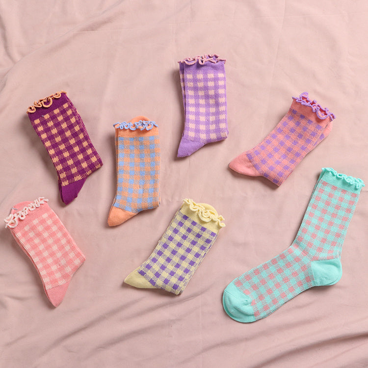 Sweet Plaid Wood Ear Edge Mid Length Socks