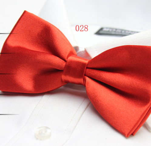 Solid color tri-fold bow tie