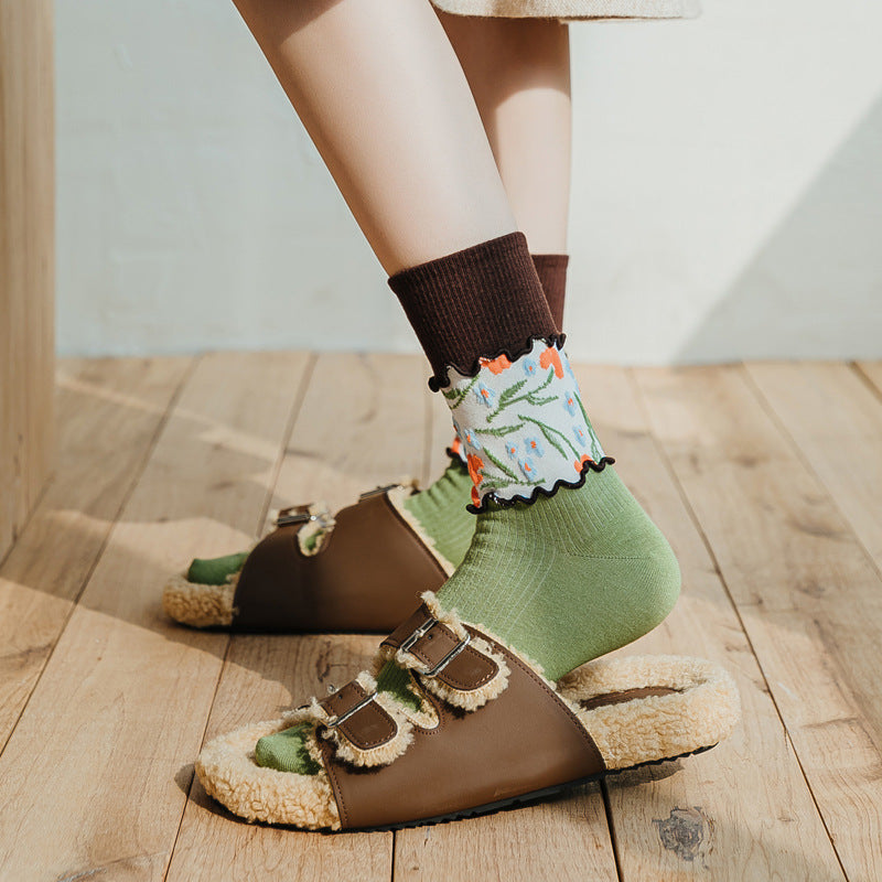 Women's Fashion Minimalist Relief Stitching Wooden Ear Three-dimensional Floral Mid-calf Socks