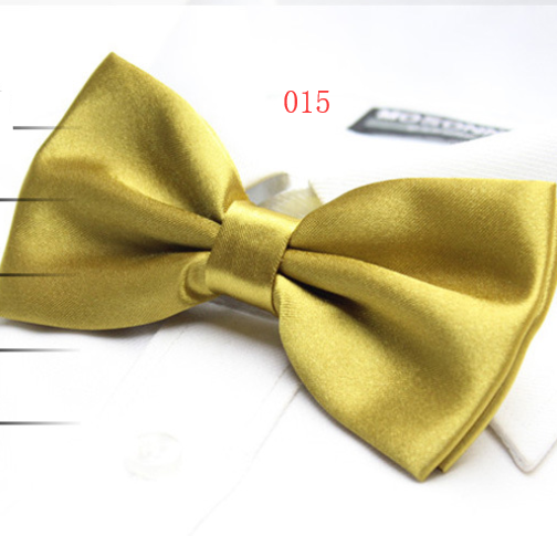 Solid color tri-fold bow tie