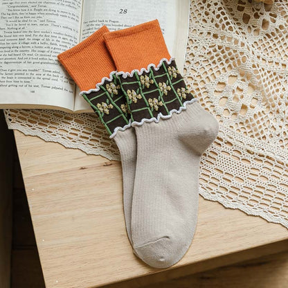 Women's Fashion Minimalist Relief Stitching Wooden Ear Three-dimensional Floral Mid-calf Socks