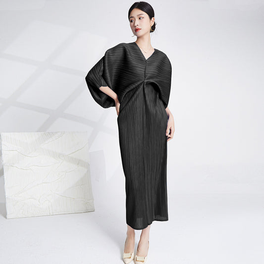 Women's New Dress Summer Temperament Fashion Loose Fit Bat Sleeve V-Neck Long Three House Pleated Dress