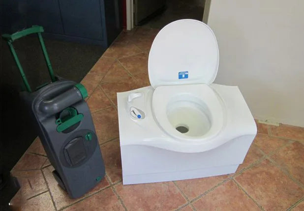 Bench-Style RV Toilet Cassette Toilet with Water Tank for Caravan C402