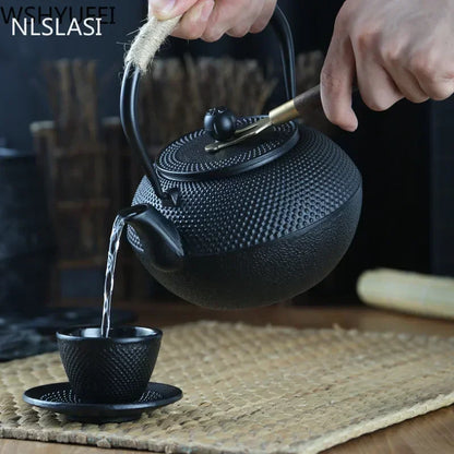 NLSLASI Cast Iron Tea Pot Stainless steel filter Cast Iron Teapot for Boiling Water Oolong Tea Home Induction Cooker Tea Kettle