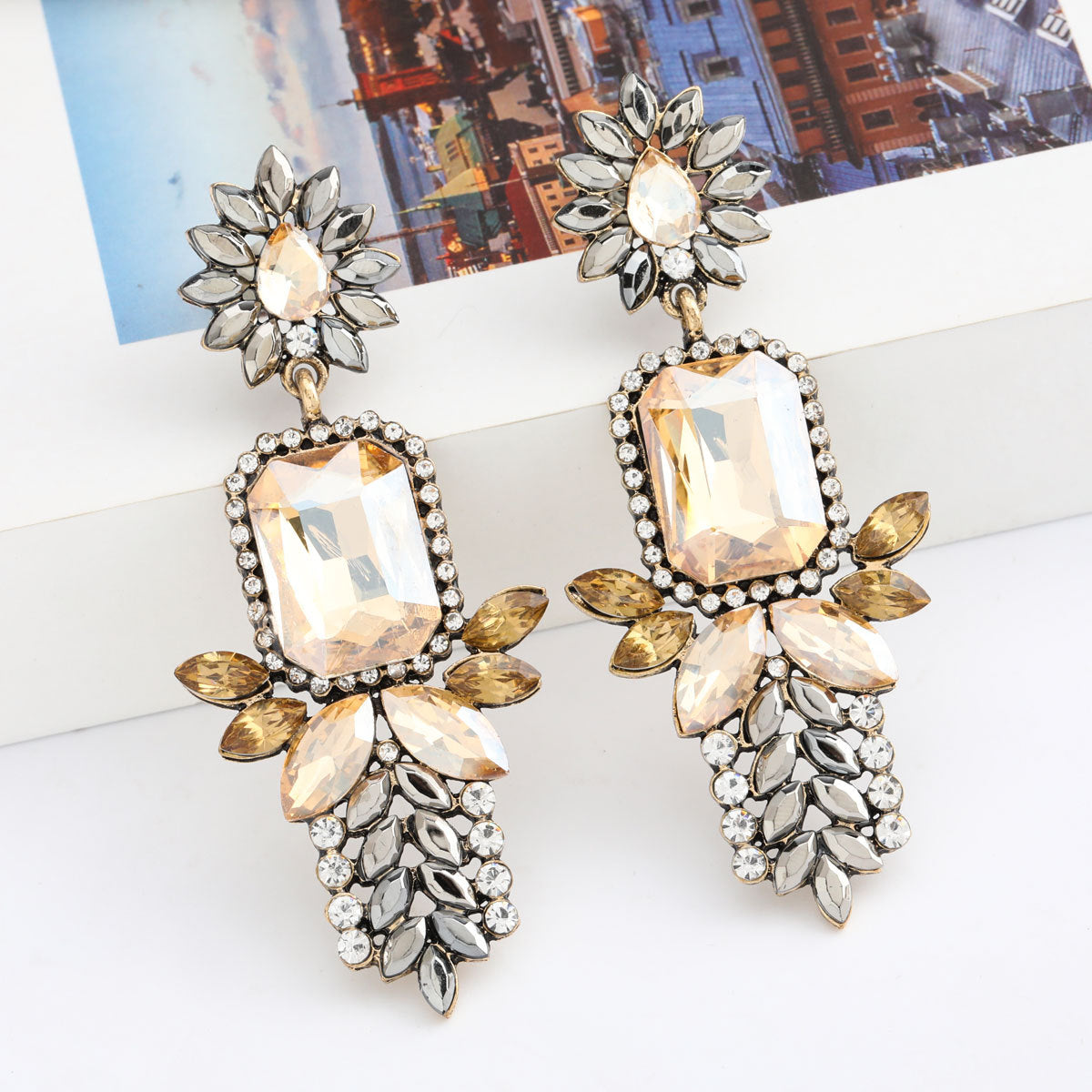 Fashion Color Diamond Round Alloy Diamond Geometric Earrings