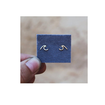 Women's Time Simple Wave Stud Earrings